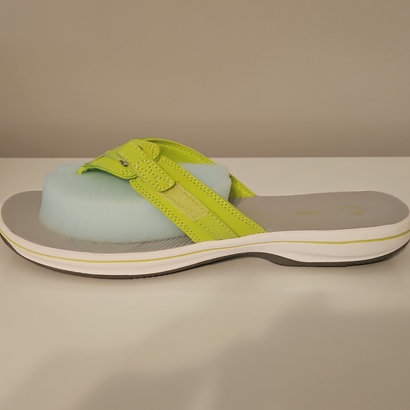 Clarks LIME sandles - Picture 2 of 3